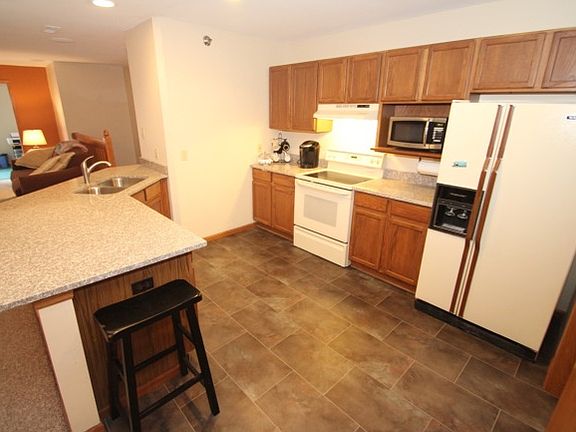 3rd image of N25W24069 River Park Dr