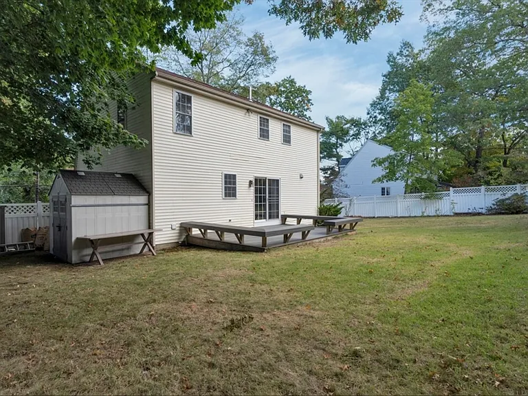 577 Winter St — Photo 25
