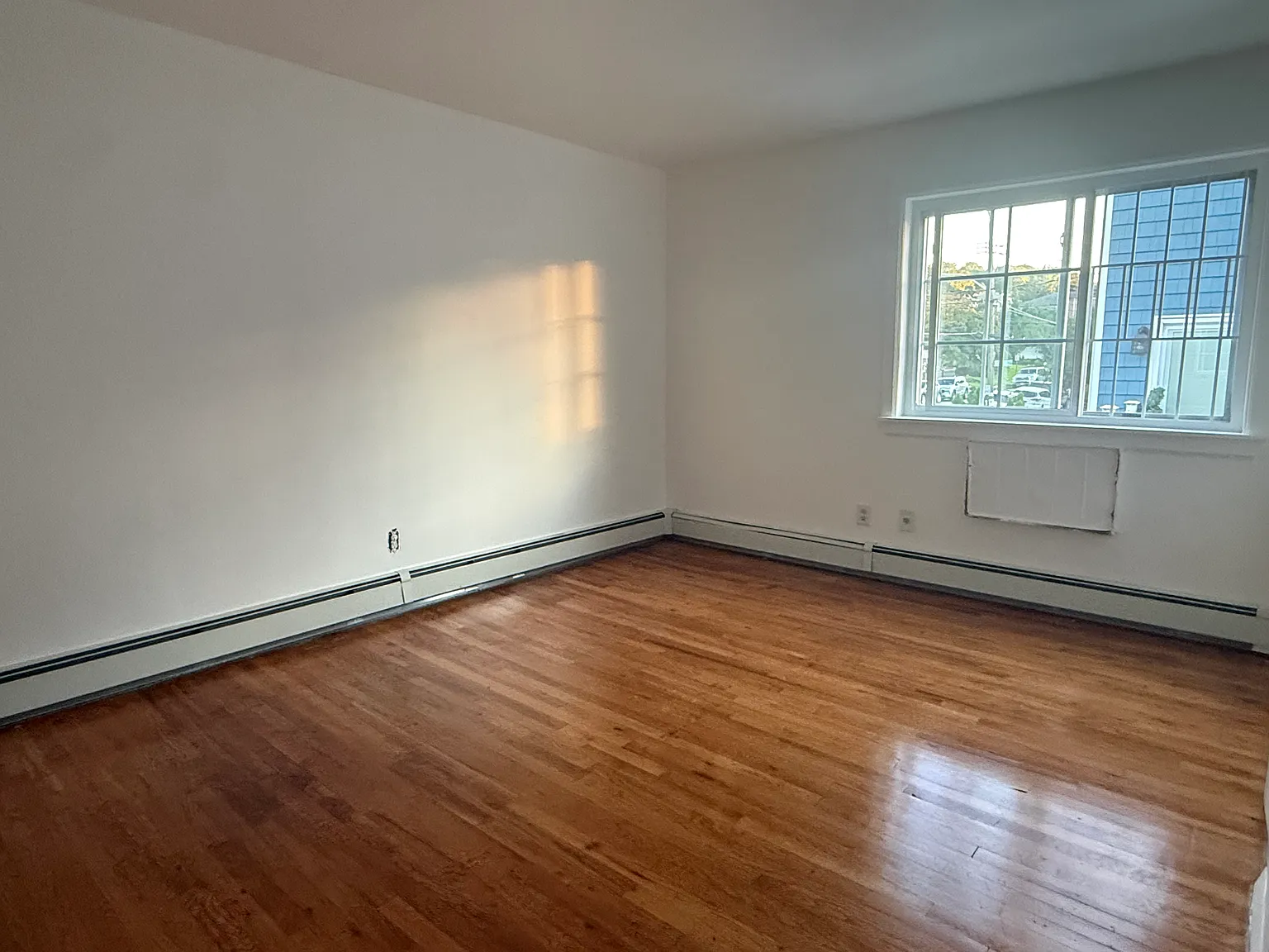 2 bed, 850 sqft, $2,650 — Photo 2