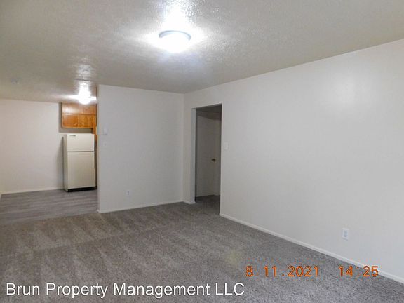 4th image of 3900 Seeber Dr APT 1