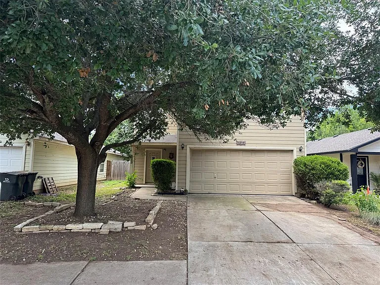 3200 Crownover St — Photo 1