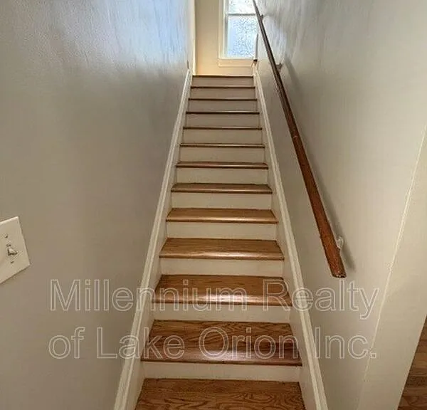27 Sylvan — Photo 10