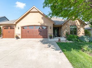 1208 Waverly Dr, Lawrence, KS 66049