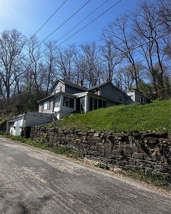 2nd image of 116 Lincoln Ave