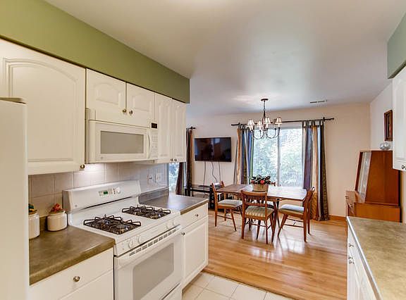 5th image of 5522 Barclay Ct