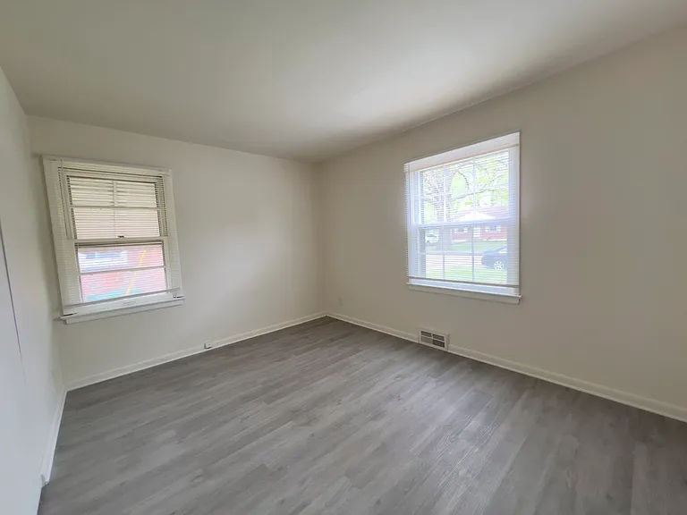 810 Teurville Dr — Photo 11