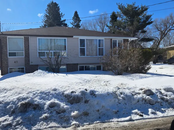 43 Charlton Cres, North Bay, ON P1A 3M8