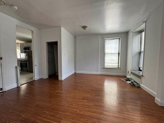 3rd image of 259 W 55th St APT 3