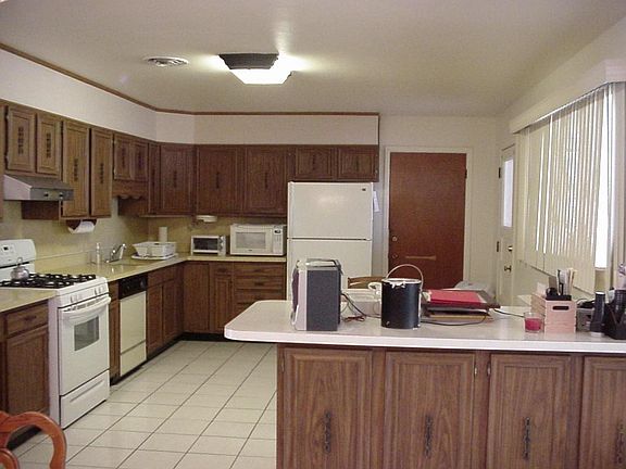 5th image of 2612 Tahiti Dr