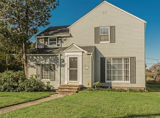 1460 Evanston Rd, Lyndhurst, OH 44124