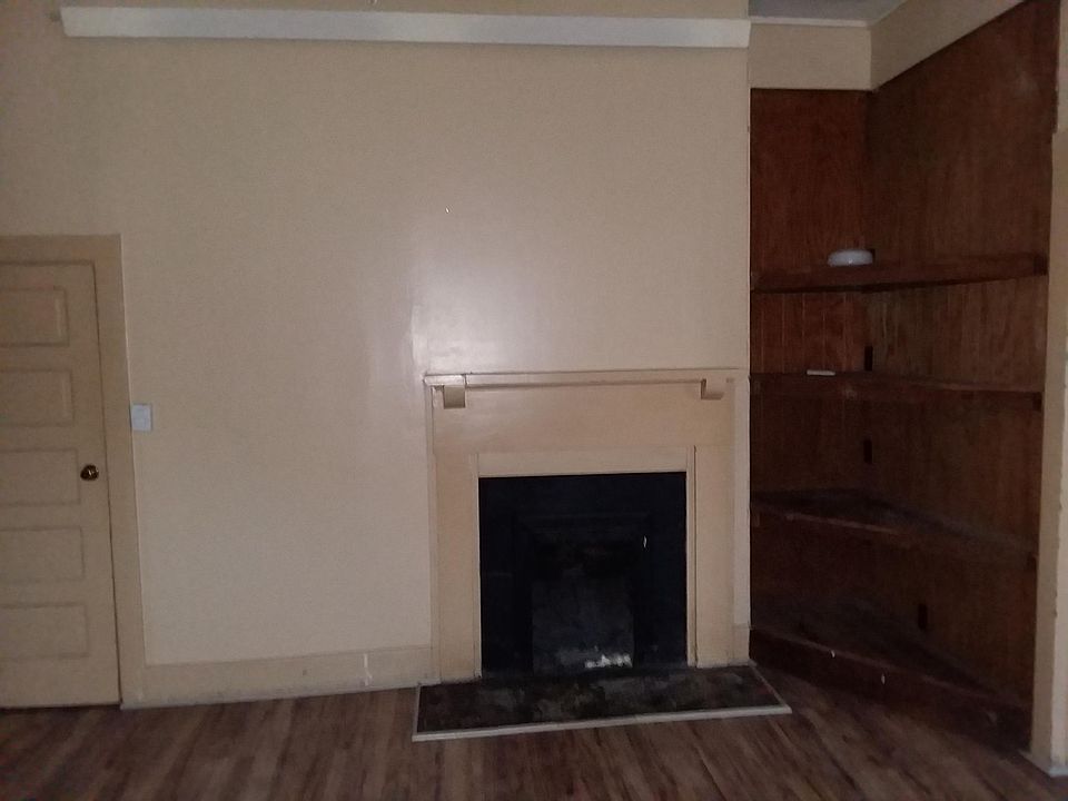 2nd image of 114 King Ave NE