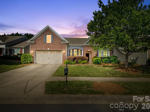 8720 Artesa Mill Ln, Charlotte, NC 28214