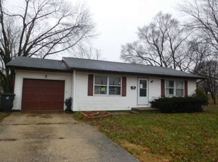 301 Wilson Ave, Villa Grove, IL 61956