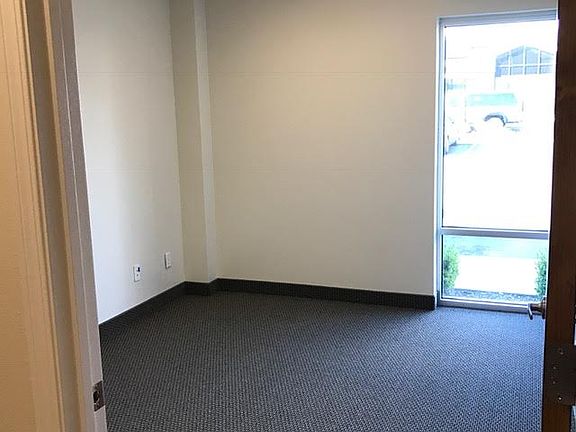 5th image of 55 W University Pkwy