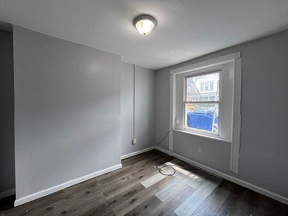 4th image of 116 Atlantic St Floor 1