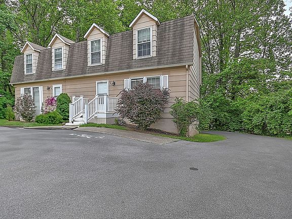 3rd image of 252 Wildwood Dr