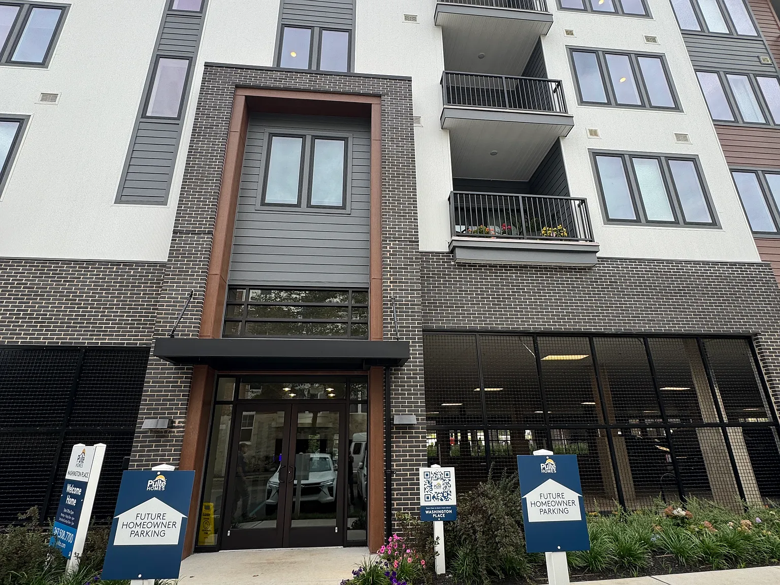 2 bed, 1371 sqft, $3,500 — Photo 3