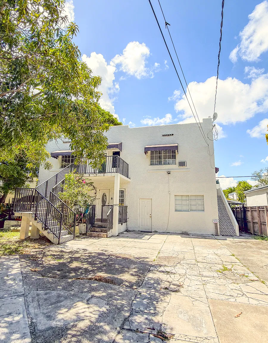 2 bed, 1000 sqft, $2,575 — Photo 1