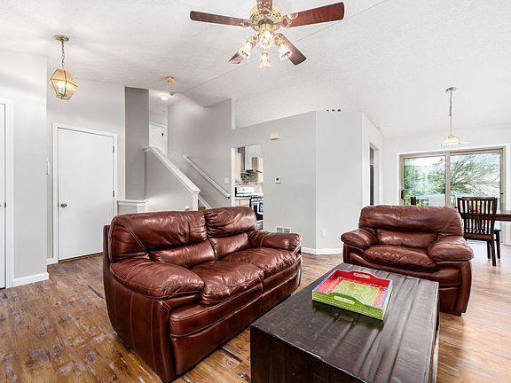 3rd image of 4896 Dameuly Dr
