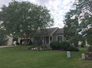 8203 Briar Ln, Jenison, MI 49428