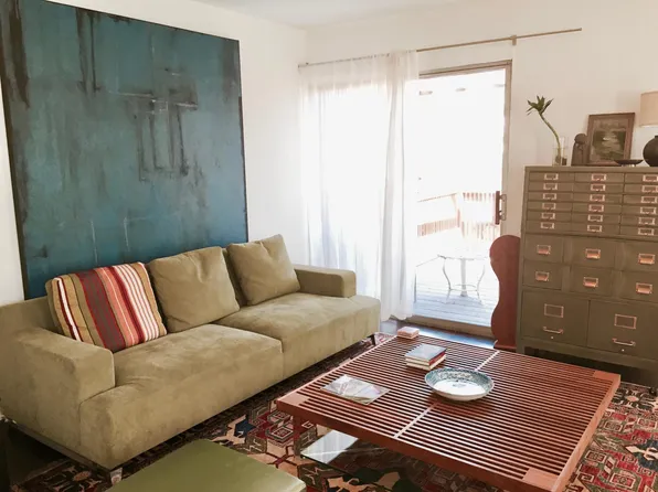 1933 N Hoover St, Los Angeles, CA 90027