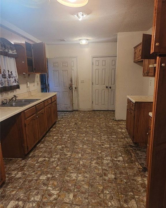 2nd image of 2803 Old Columbus Rd