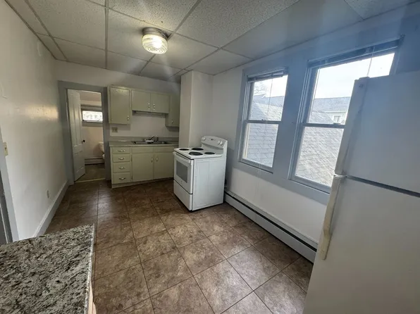 13 Green Street, 13 Green St #2, Claremont, NH 03743