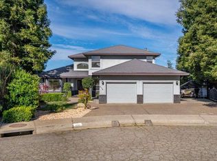 416 Arbor Pl, Redding, CA 96001