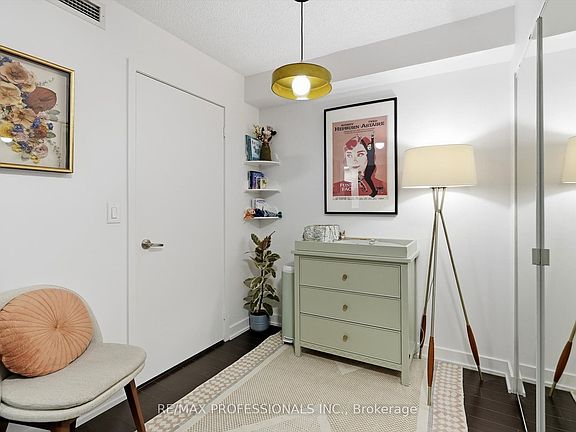 4th image of 38 Dan Leckie Way #1605