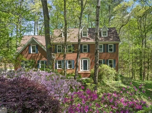 4152 Barberry Dr NE, Roswell, GA 30075