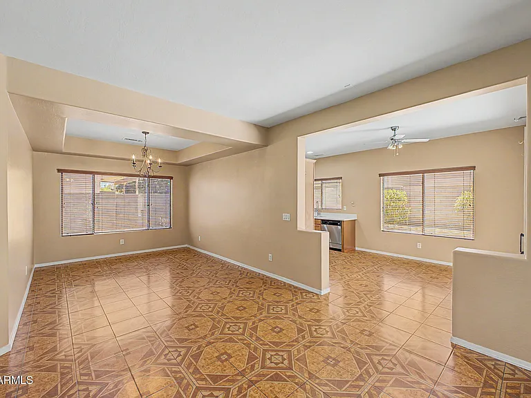 5329 W La Salle St — Photo 12