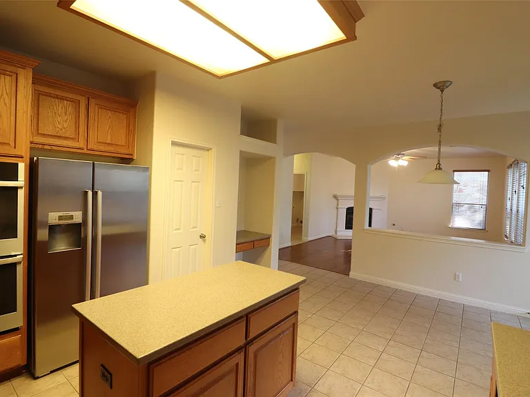 806 Zappa Dr — Photo 12