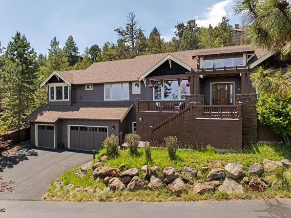 3057 NW Colonial Dr, Bend, OR 97703