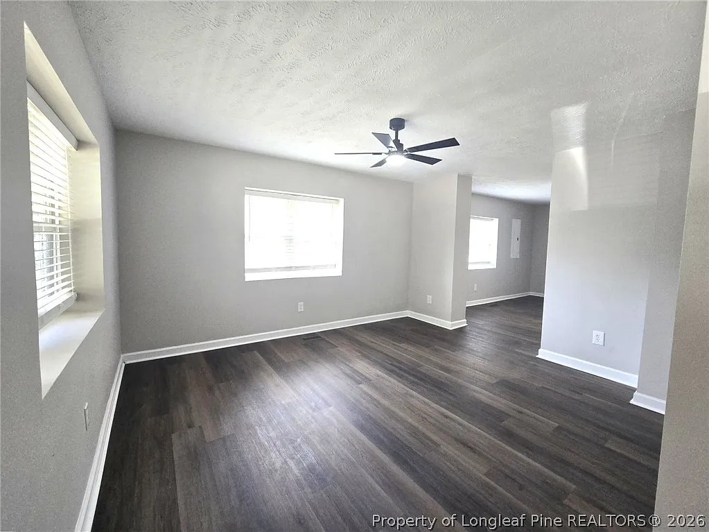 3 bed, 2.0 bath, 1170 sqft, $1,425 — Photo 4