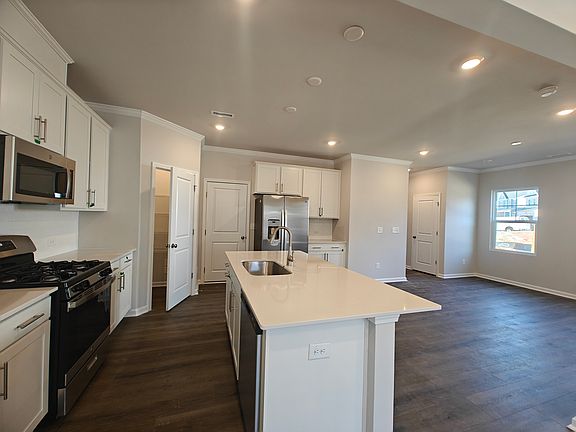 4th image of 1201 Rosefinch Dr