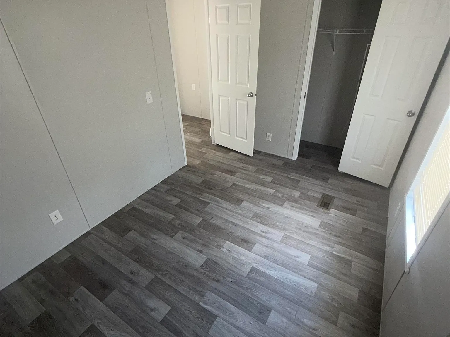 3 bed, $1,099 — Photo 4