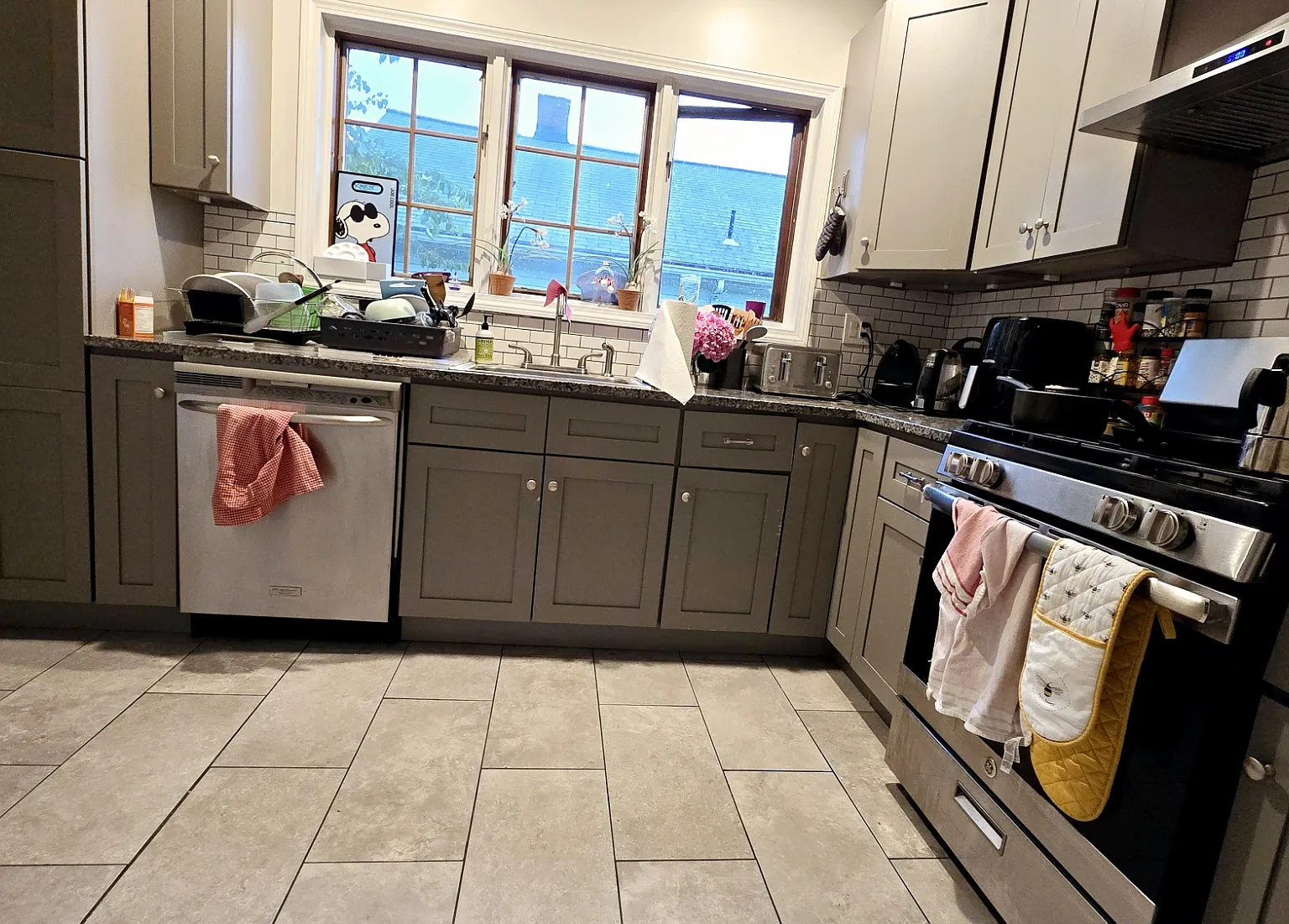 5 bed, 1.5 bath, $6,750 — Photo 2