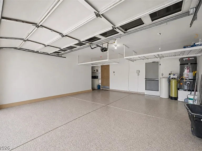 360 Humboldt North Dr — Photo 37