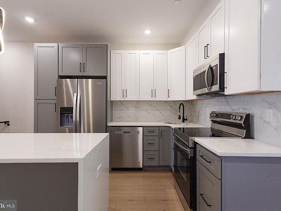 3rd image of 3844 Fairmount Ave #1