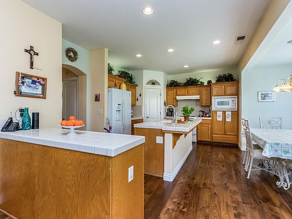 5th image of 6357 N Milburn Ave