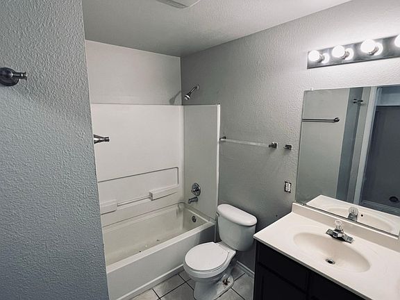 3rd image of 436 Amires Pl