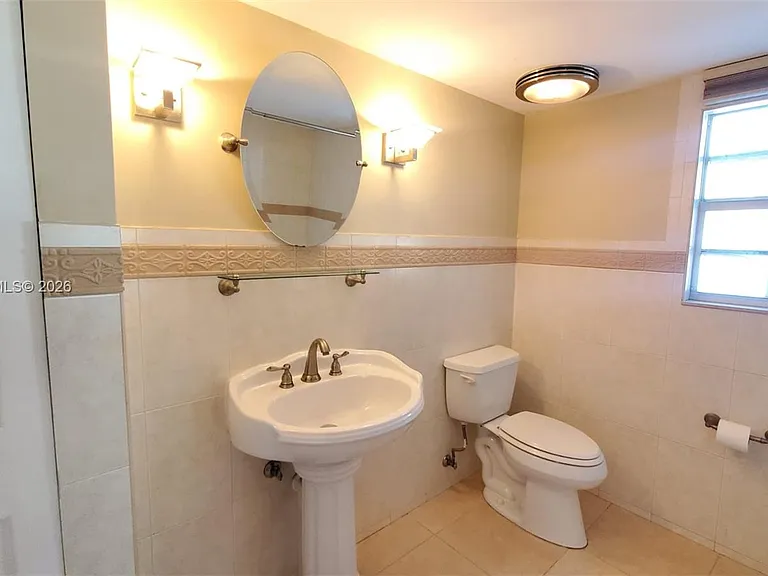 577 SW 111th Ln #203 — Photo 14