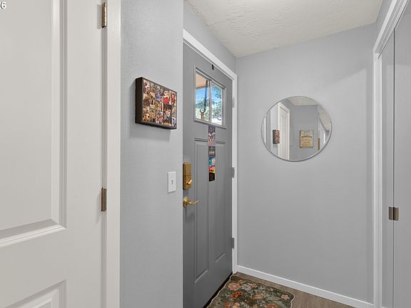 3rd image of 654 Cherry Dr APT 1