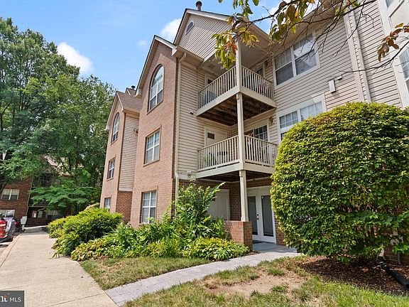 2nd image of 9720 Lake Pointe Ct APT 204