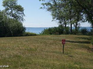 34-36 E Lake Rd, Devils Lake, ND 58301