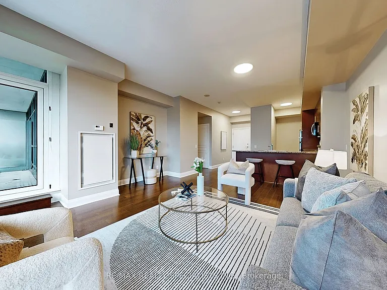 1 Hurontario St #217 — Photo 4