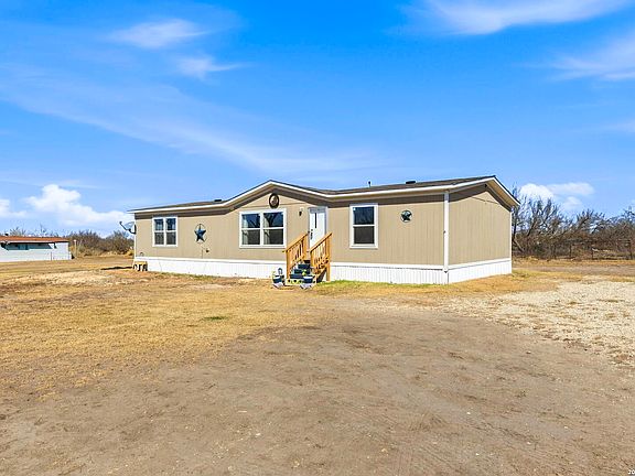 3rd image of 393 W County Road 5719
