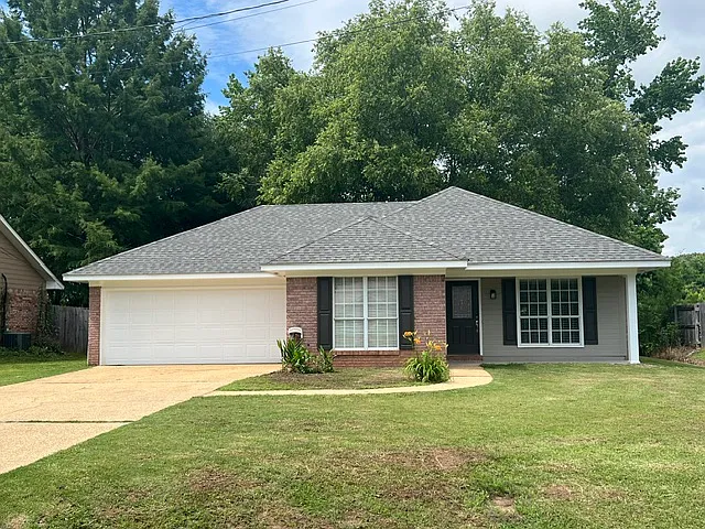 278 Thornton Dr — Photo 1
