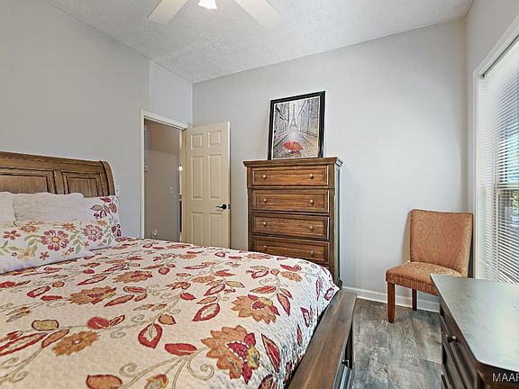 4th image of 905 Running Brook Dr