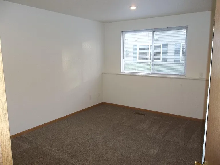1502 Flynn Ln #B — Photo 15
